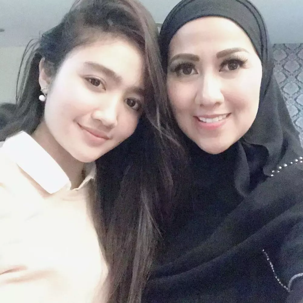 venna melinda mantap berhijab © 2020 brilio.net