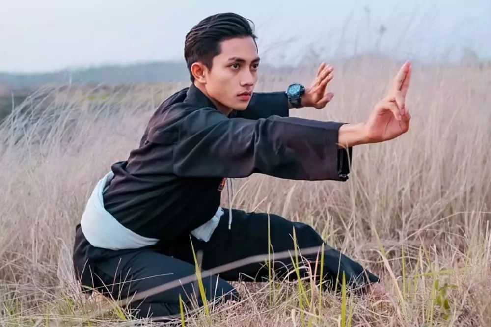 8 Potret Mikko teman Kekeyi saat berlatih silat Instagram