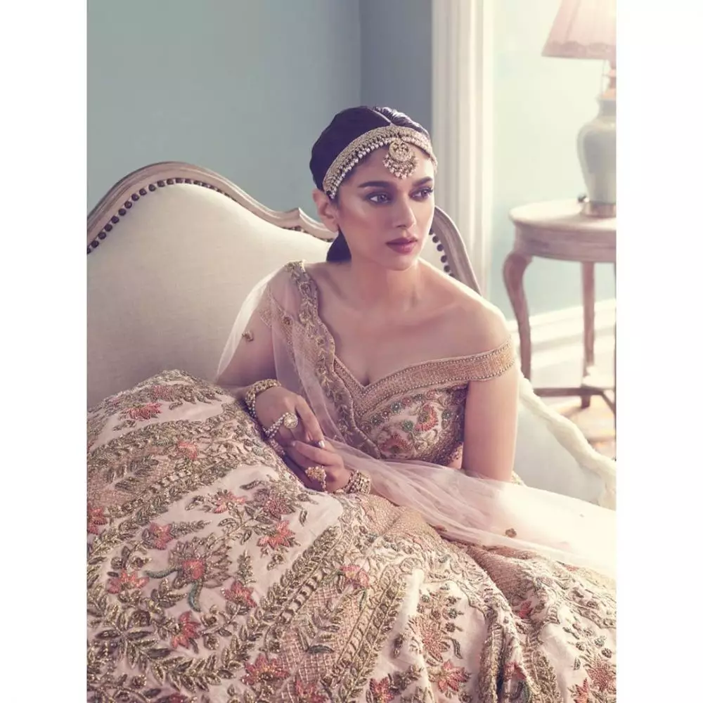 seleb keturunan bangsawan berbagai sumber 