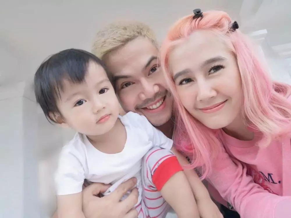 potret ardina rasti dengan warna rambut baru instagram potret ardina rasti dengan warna rambut baru instagram