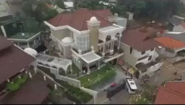 Potret mewah rumah 7 komedian Istimewa Potret mewah rumah 7 komedian Istimewa
