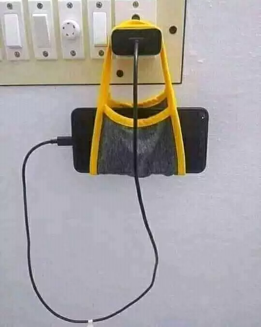 potret lucu teknologi low budget © 2020 instagram.com