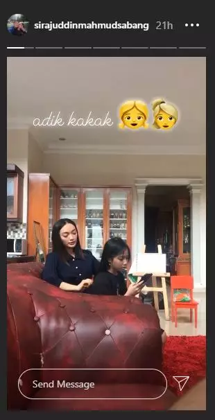 Zaskia Gotik dan anak tirinya Instagram