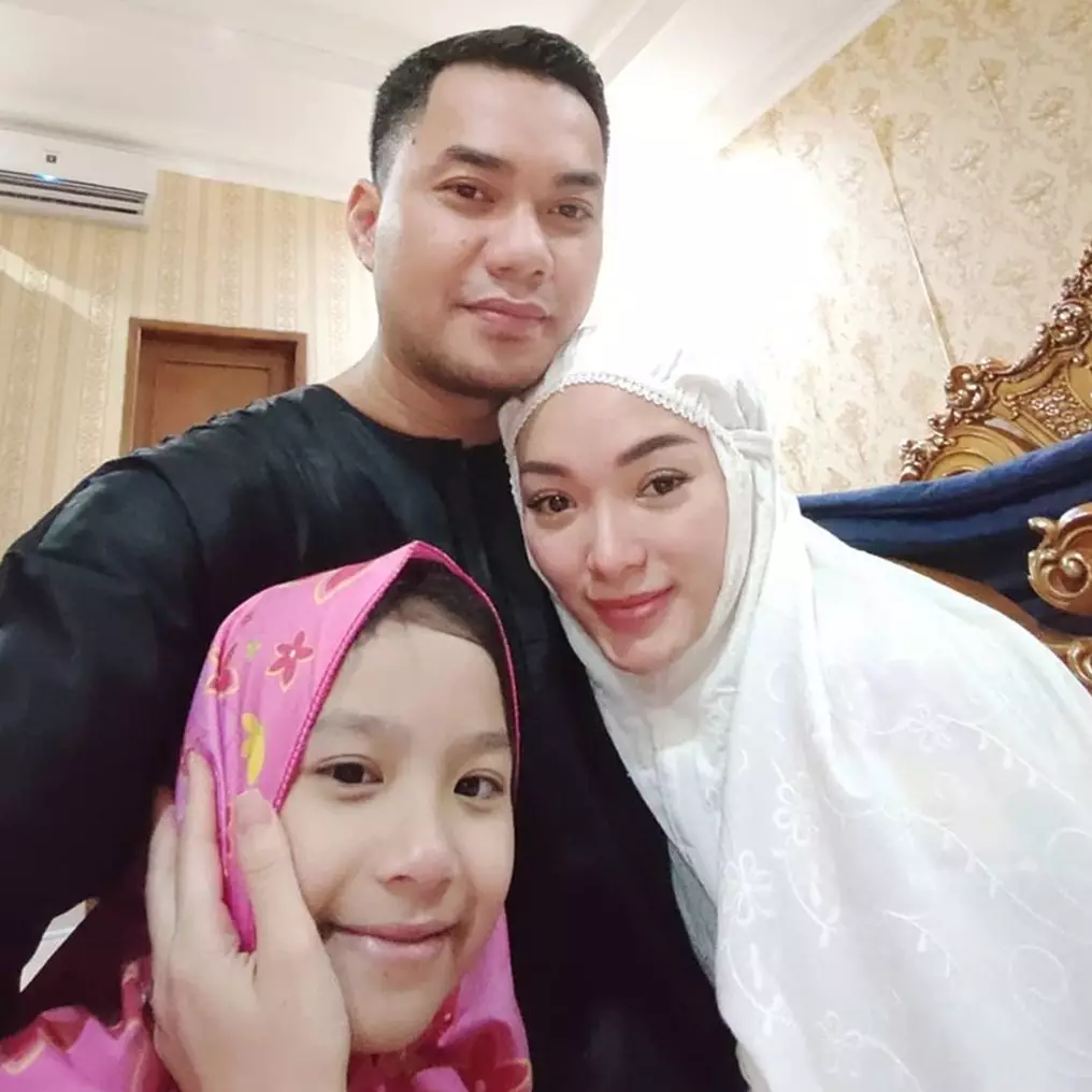 7 Momen kedekatan Zaskia Gotik &amp; anak tirinya, bak putri kandung