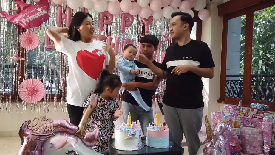 hadiah thania dan thalia © 2020 brilio.net