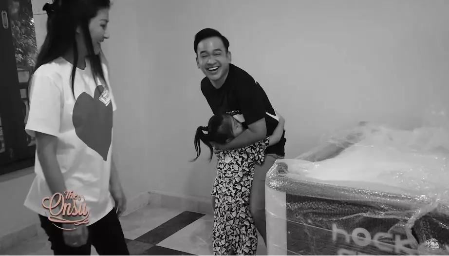 hadiah thania dan thalia © 2020 brilio.net