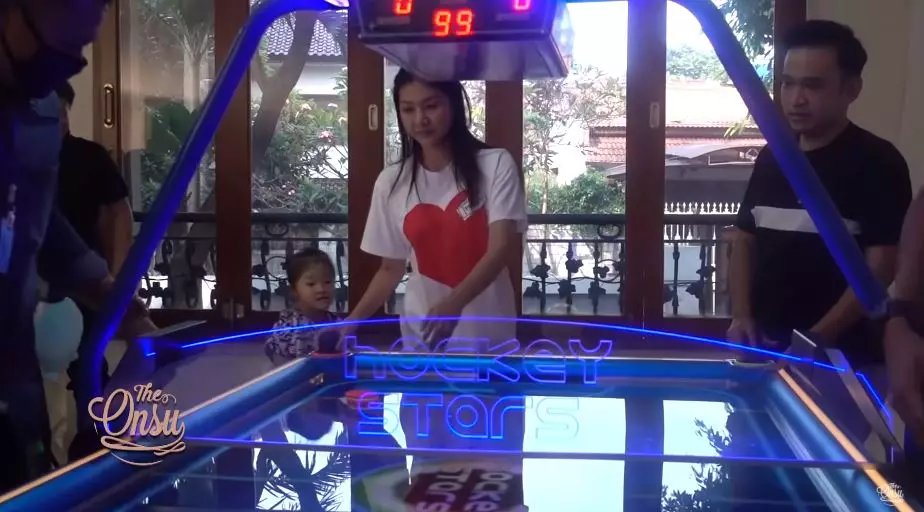 hadiah thania dan thalia © 2020 brilio.net