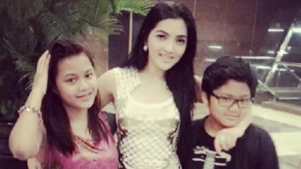 Potret lawas Ashanty bareng Aurel dan Azriel berbagai sumber