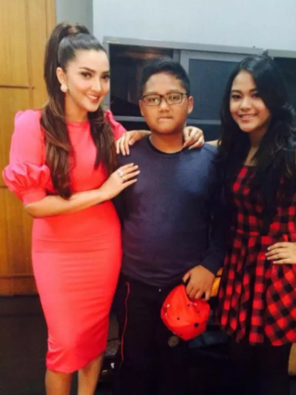 Potret lawas Ashanty bareng Aurel dan Azriel berbagai sumber