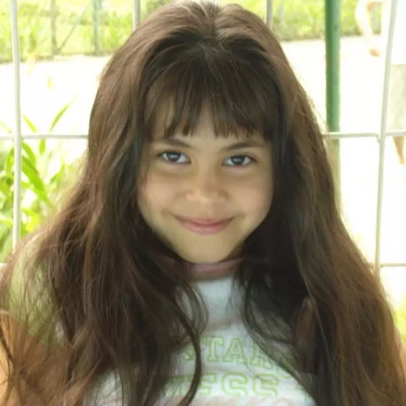 8 Potret Valerie Thomas semasa kecil Instagram