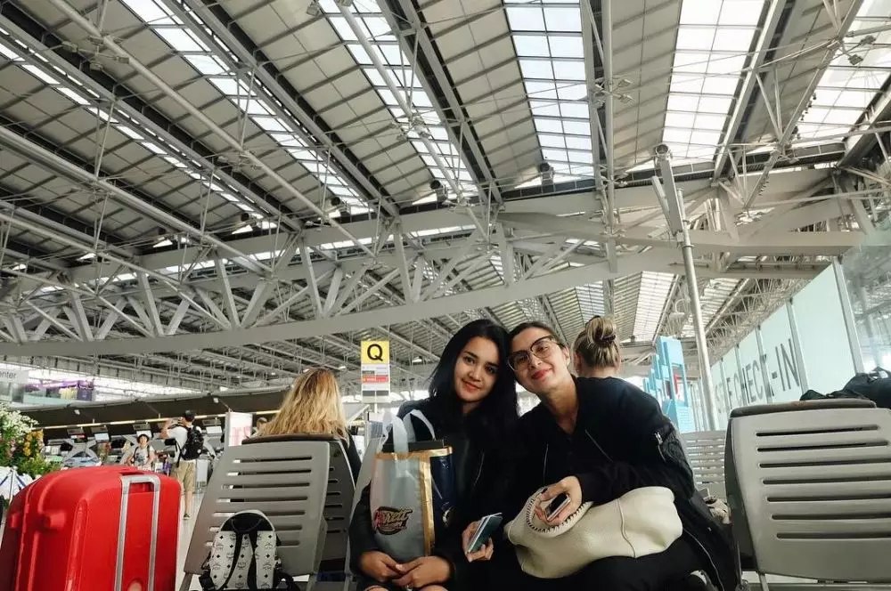 8 Potret kebersamaan Michelle Ziudith dan ibunda Instagram 8 Potret kebersamaan Michelle Ziudith dan ibunda Instagram