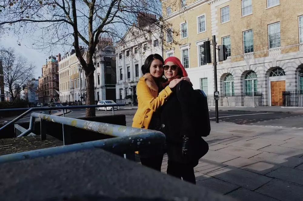 8 Potret kebersamaan Michelle Ziudith dan ibunda Instagram 8 Potret kebersamaan Michelle Ziudith dan ibunda Instagram