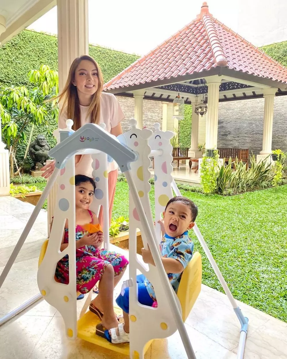 Dokter Reisa dan anak © 2020 brilio.net