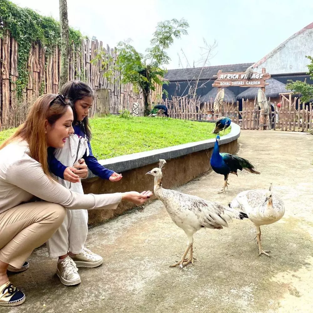 Dokter Reisa dan anak © 2020 brilio.net