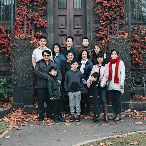 10 potret manis Billy Davidson dan keluarga Instagram