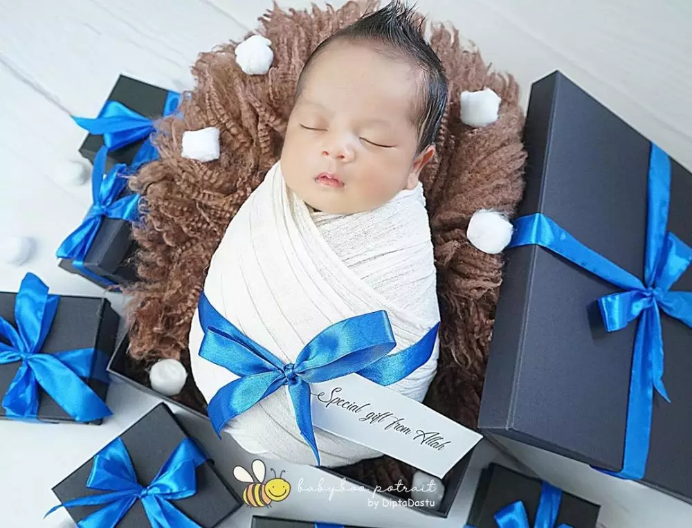 pemotretan new born anak Anggita Sari Instagram pemotretan new born anak Anggita Sari Instagram