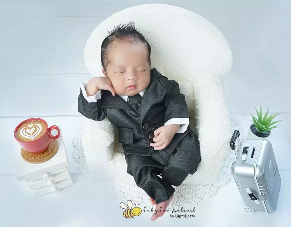 pemotretan new born anak Anggita Sari Instagram pemotretan new born anak Anggita Sari Instagram