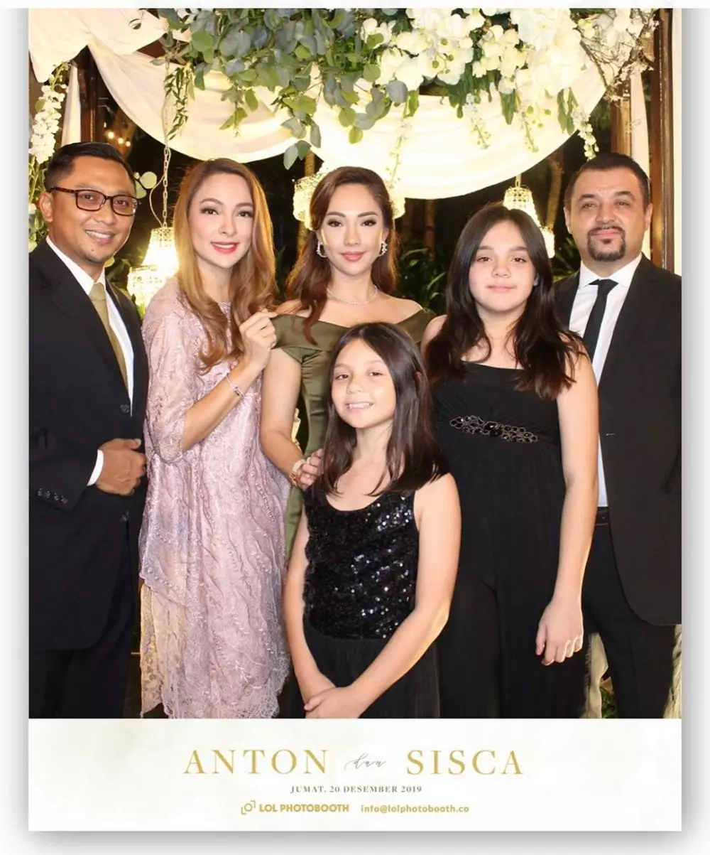 Potret Reisa Broto Asmoro & kakak © 2020 brilio.net