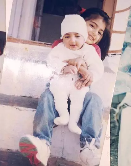 momen kedekatan Athiya Shetty dan Ahan Shetty dari kecil © 2020 brilio.net