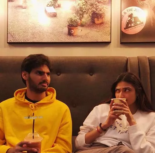 momen kedekatan Athiya Shetty dan Ahan Shetty dari kecil © 2020 brilio.net