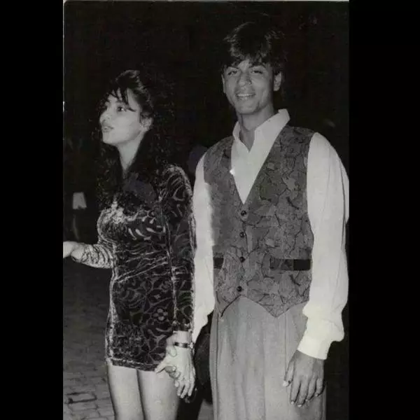 Shah Rukh Khan masa muda  berbagai sumber