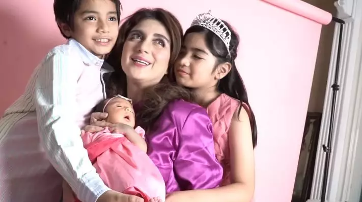 Pemotretan new born anak ketiga Tania Nadira YouTube