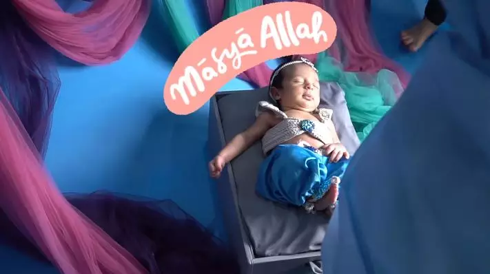 Pemotretan new born anak ketiga Tania Nadira YouTube