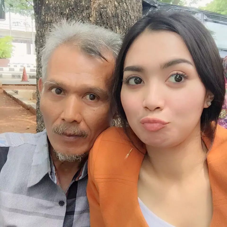 10 Potret hangat Wika Salim bersama keluarga Instagram 10 Potret hangat Wika Salim bersama keluarga Instagram