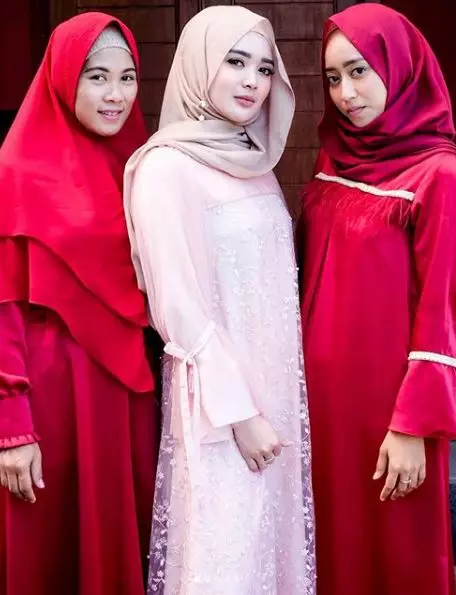 10 Potret hangat Wika Salim bersama keluarga Instagram 10 Potret hangat Wika Salim bersama keluarga Instagram