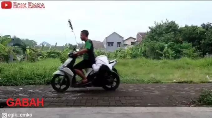 Tipe orang dibonceng motor twitter Tipe orang dibonceng motor twitter