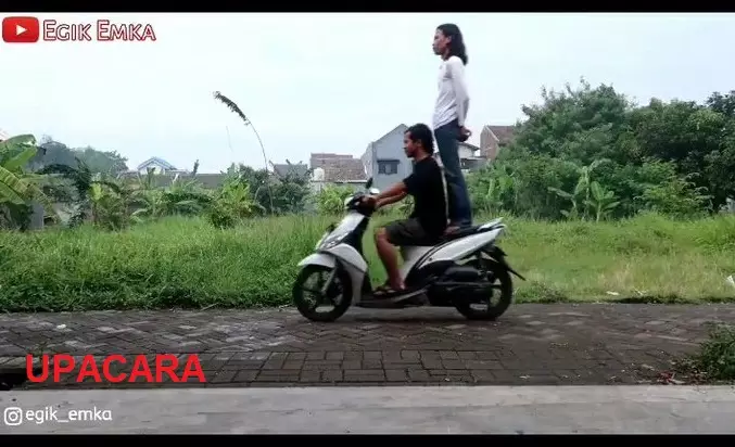 Tipe orang dibonceng motor twitter Tipe orang dibonceng motor twitter