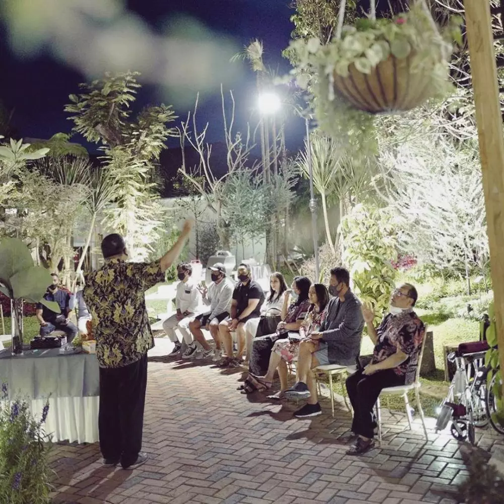 momen ultah momo geisha ke-34 instagram