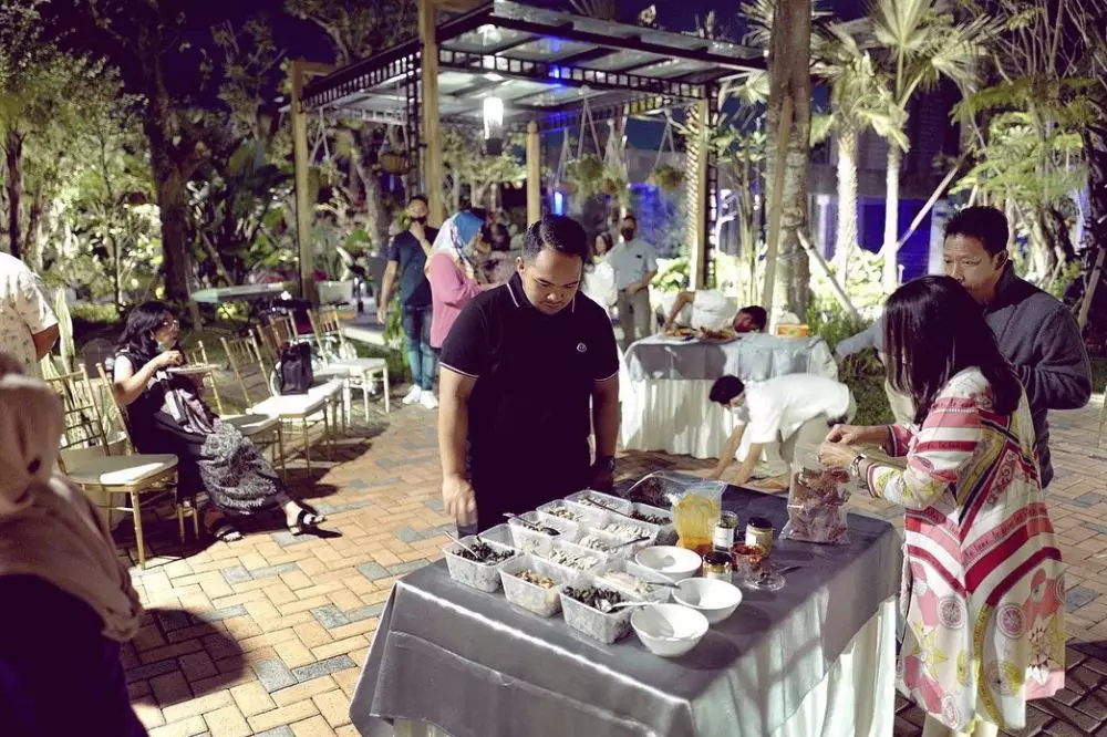 momen ultah momo geisha ke-34 instagram