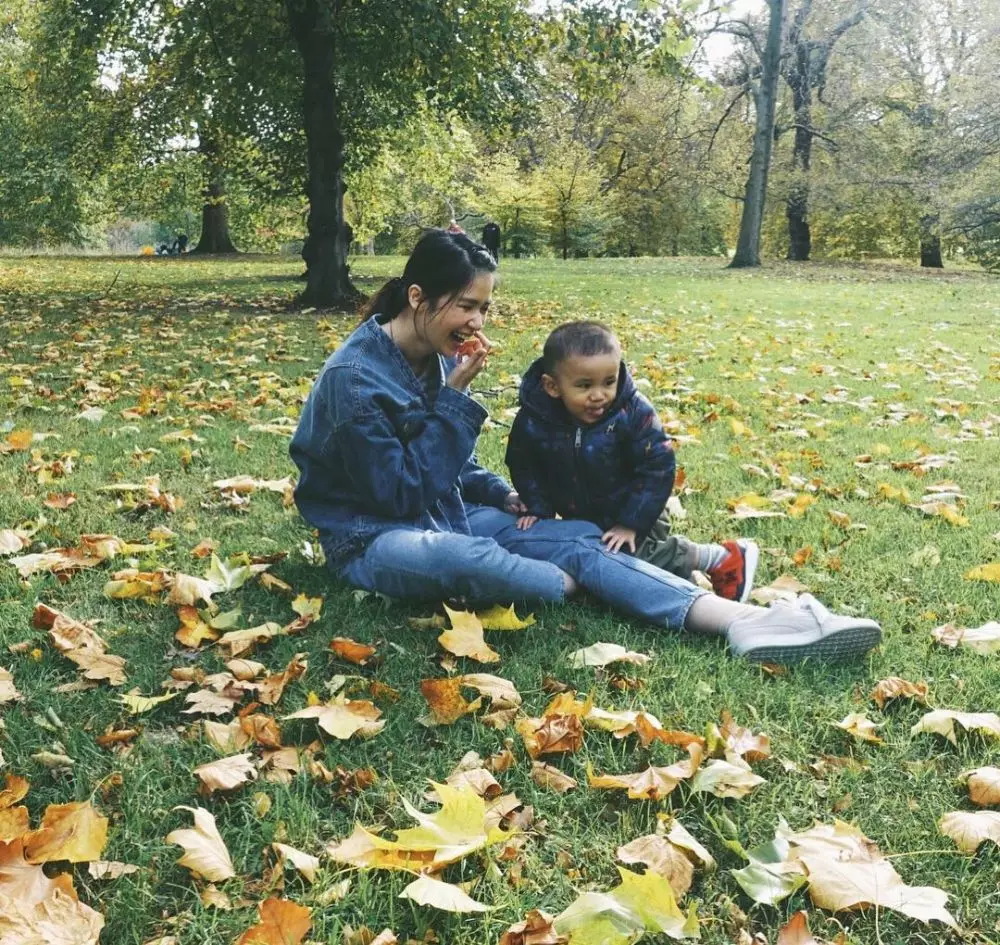 potret kebersamaan laura basuki dan putranya instagram