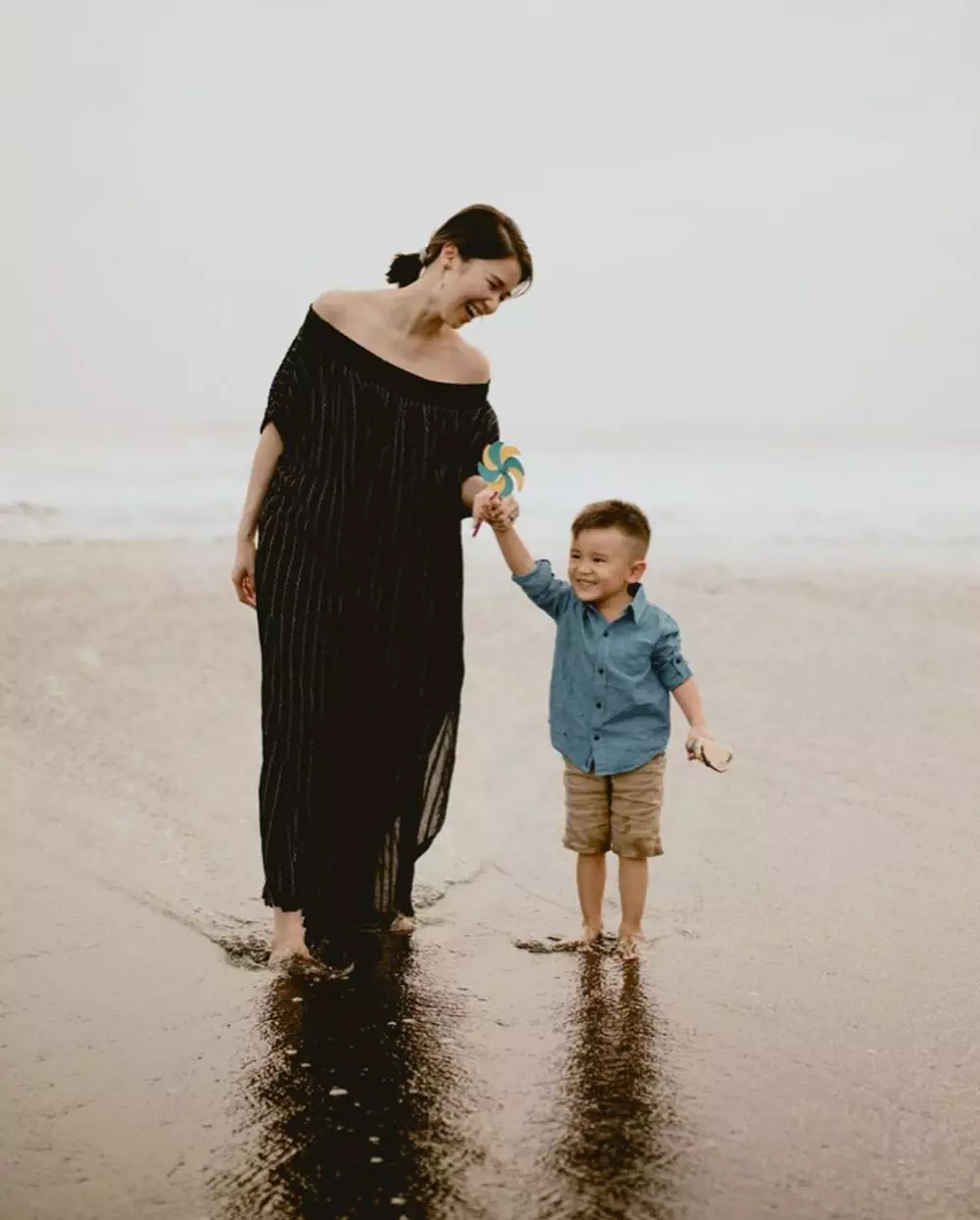 potret kebersamaan laura basuki dan putranya instagram