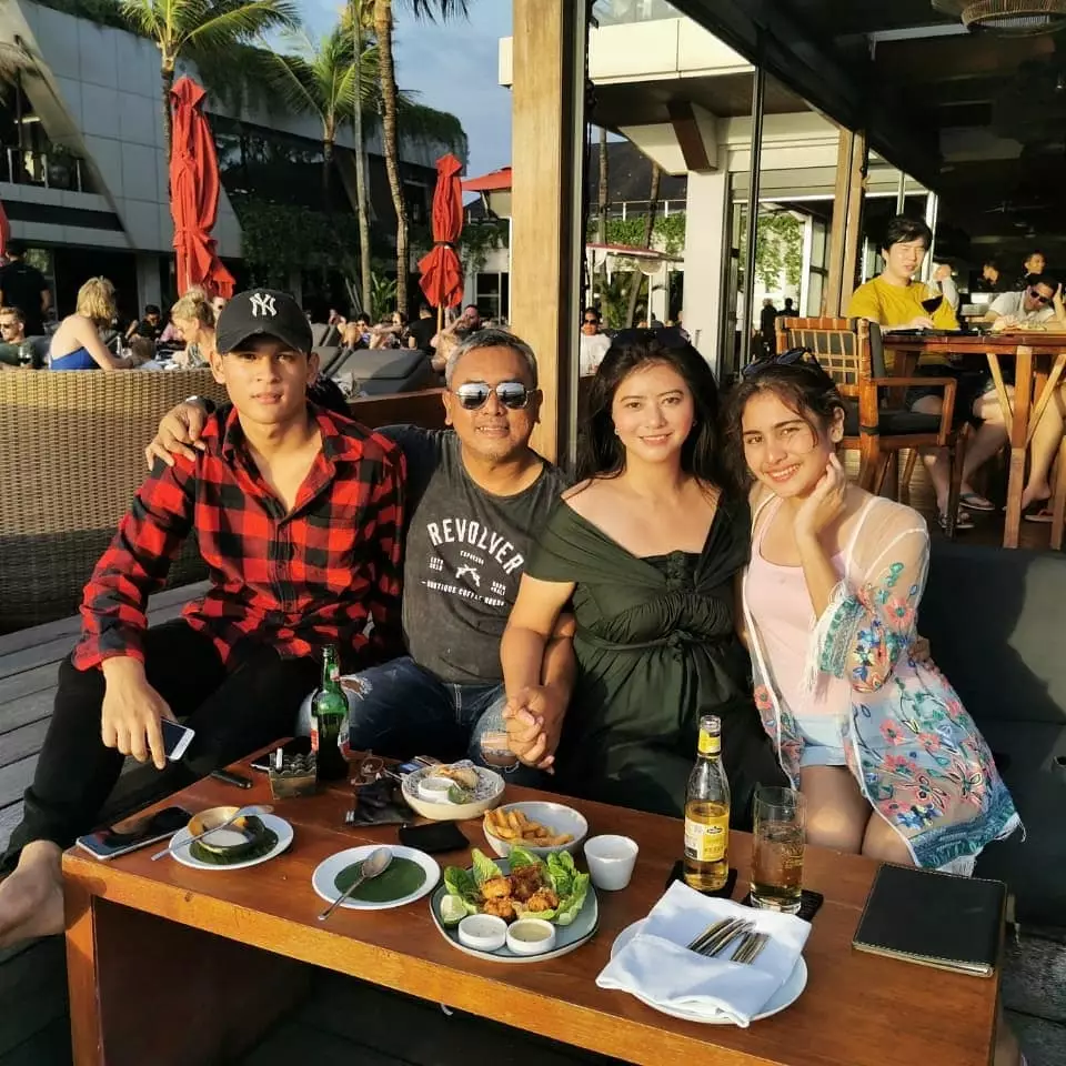 Momen kompak Qory Sandioriva & anak sambungnya © 2020 brilio.net