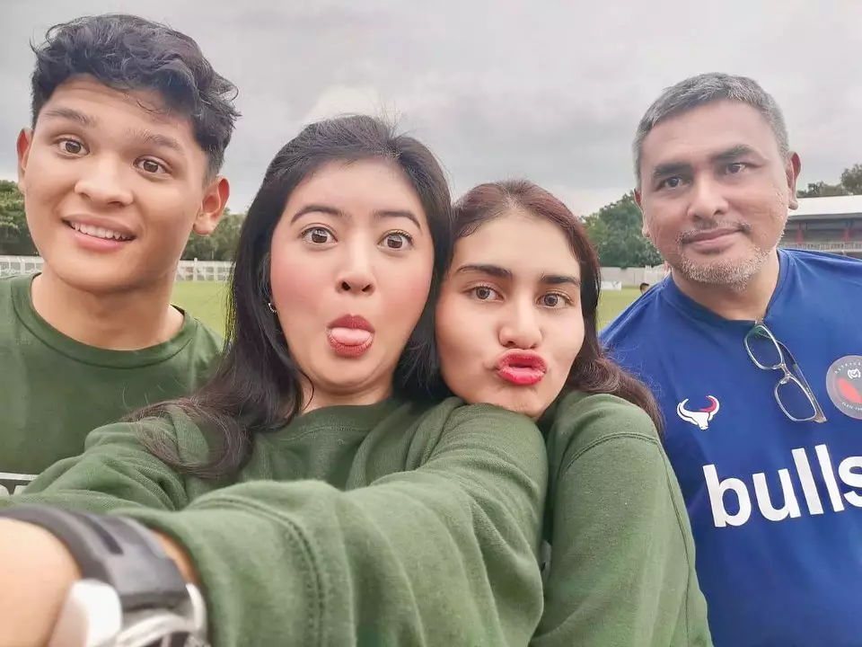 Momen kompak Qory Sandioriva & anak sambungnya © 2020 brilio.net