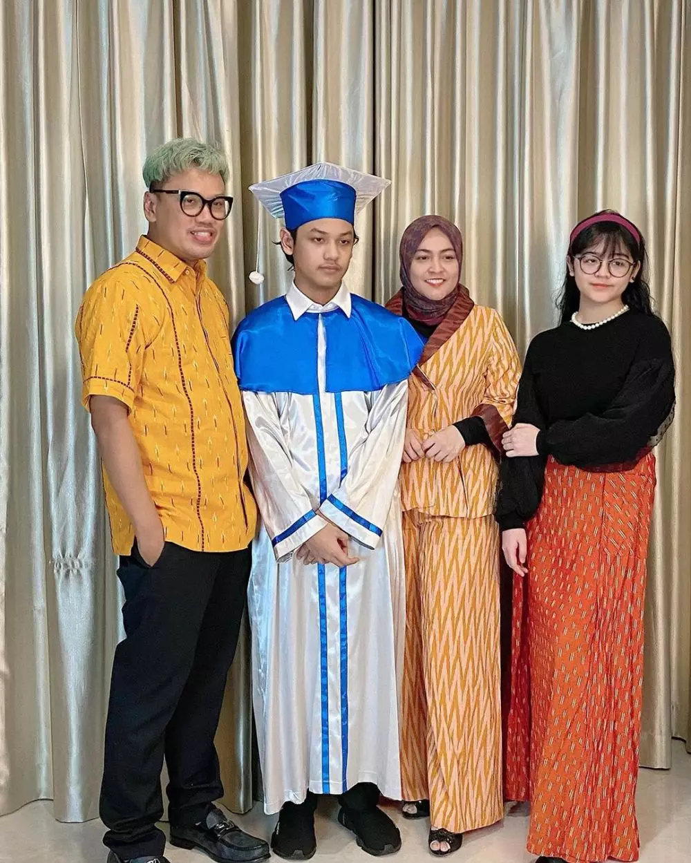 wisuda virtual anak Uya Kuya Instagram wisuda virtual anak Uya Kuya Instagram