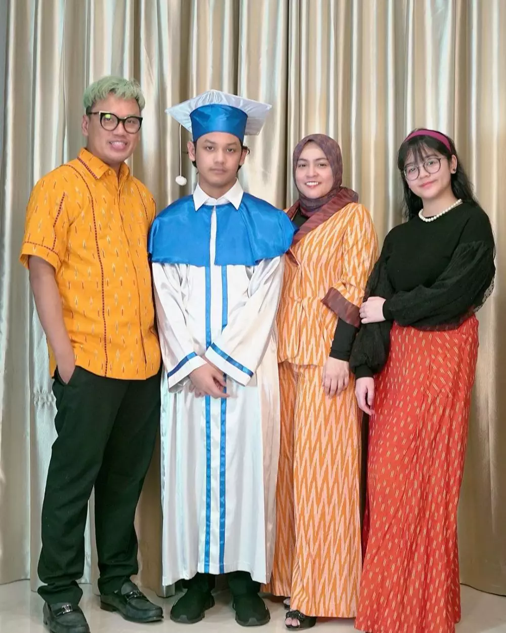 wisuda virtual anak Uya Kuya Instagram wisuda virtual anak Uya Kuya Instagram