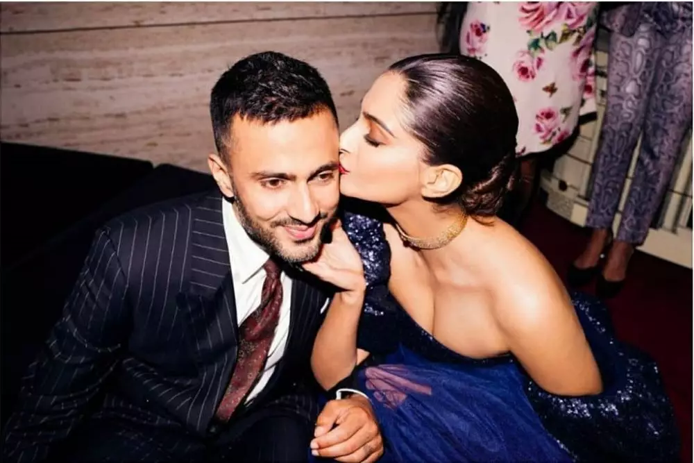 potret mesra Sonam Kapoor dan suami Instagram