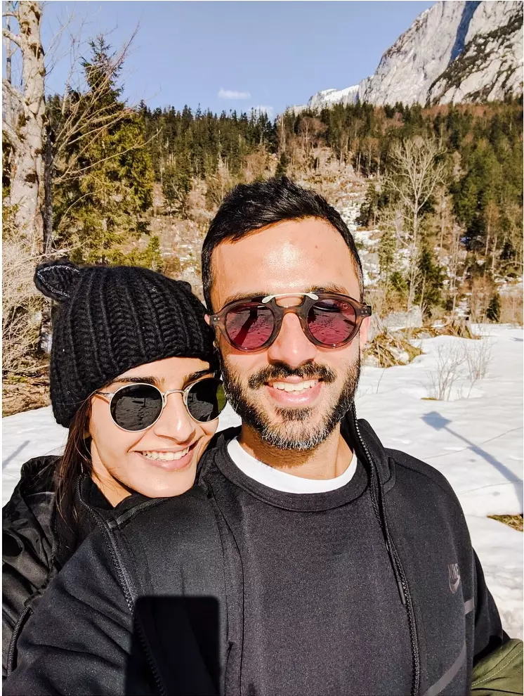 potret mesra Sonam Kapoor dan suami Instagram