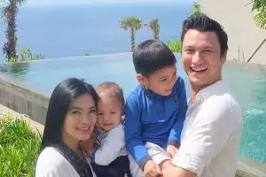 Begini cara Titi Kamal mengasuh anak di era teknologi