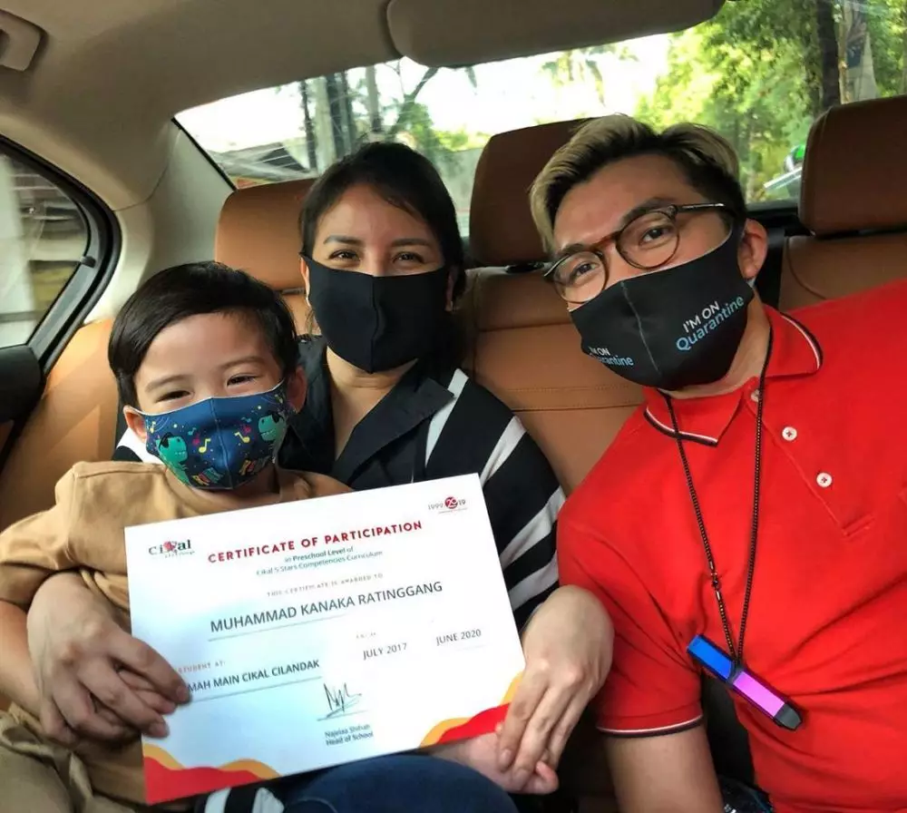 anak tya ariestya bagi rapot © 2020 brilio.net anak tya ariestya bagi rapot © 2020 brilio.net