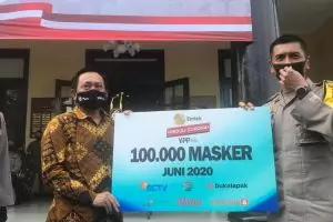 EMTEK Peduli Corona donasi 100.000 masker pada Kapolda Jawa Barat