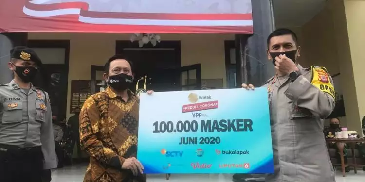 EMTEK Peduli Corona donasi 100.000 masker pada Kapolda Jawa Barat