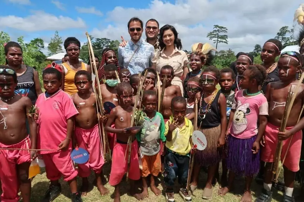 Raline Shah dan dua adik laki-lakinya Instagram