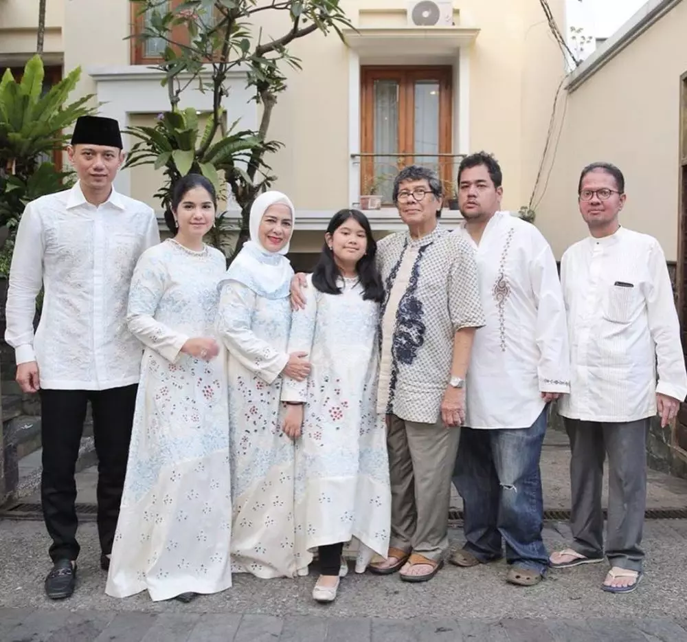 potret annisa pohan dan keluarga instagram