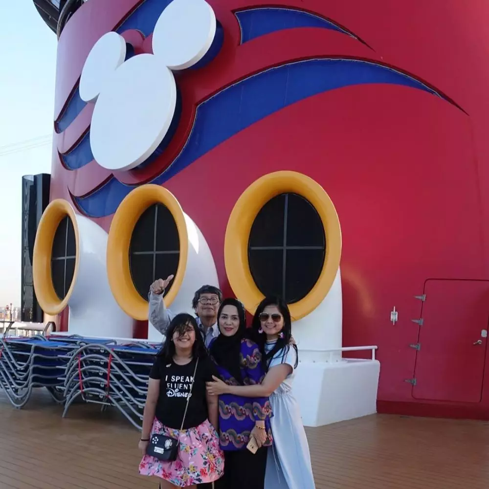 potret annisa pohan dan keluarga instagram