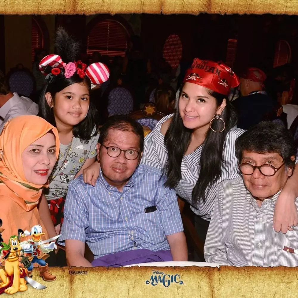 potret annisa pohan dan keluarga instagram