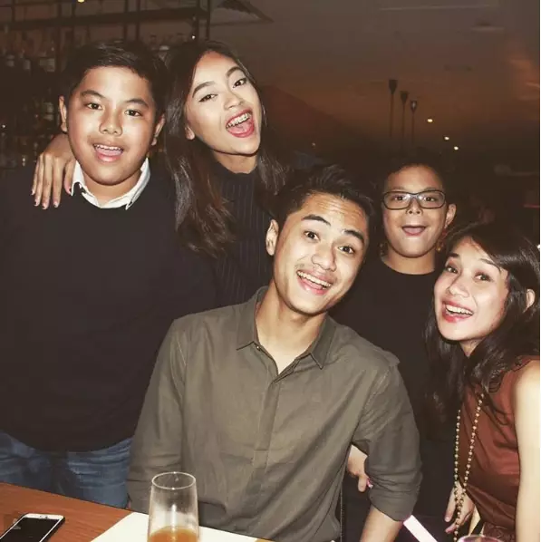 seleb punya anak tiri jarak umur kurang 10 tahun Instagram seleb punya anak tiri jarak umur kurang 10 tahun Instagram
